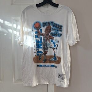 Mitchell & Ness White Graphic Tee with Basketball Design